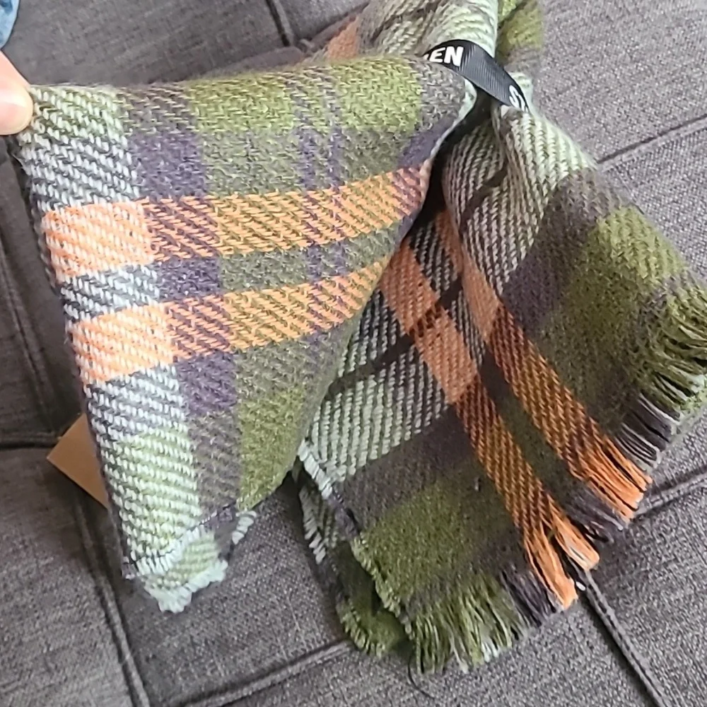 Steve Madden Plaid ‎ Houndstooth Scarf Reversible Print nwt